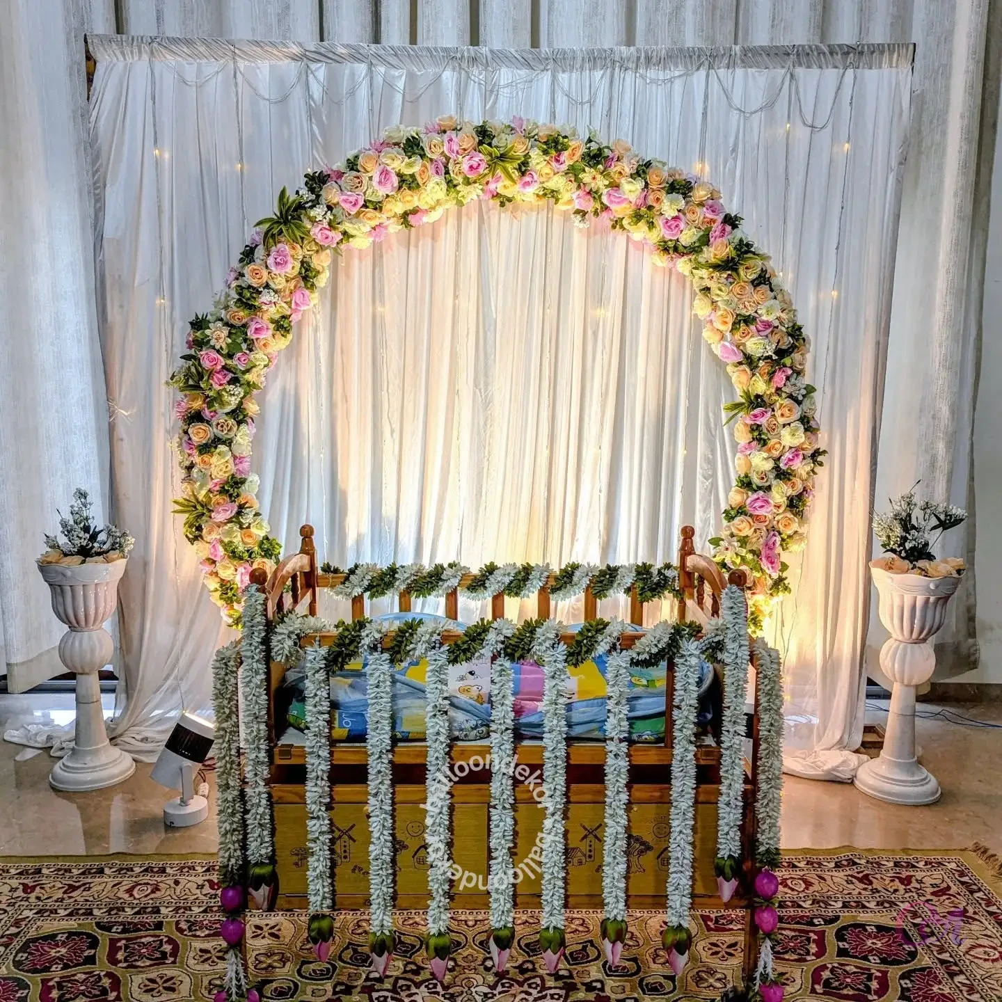 Dreamy Cradle Welcome Decor